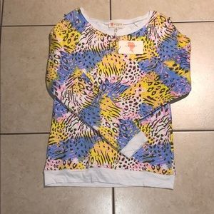 Light sweater, can be worn as a shirt.